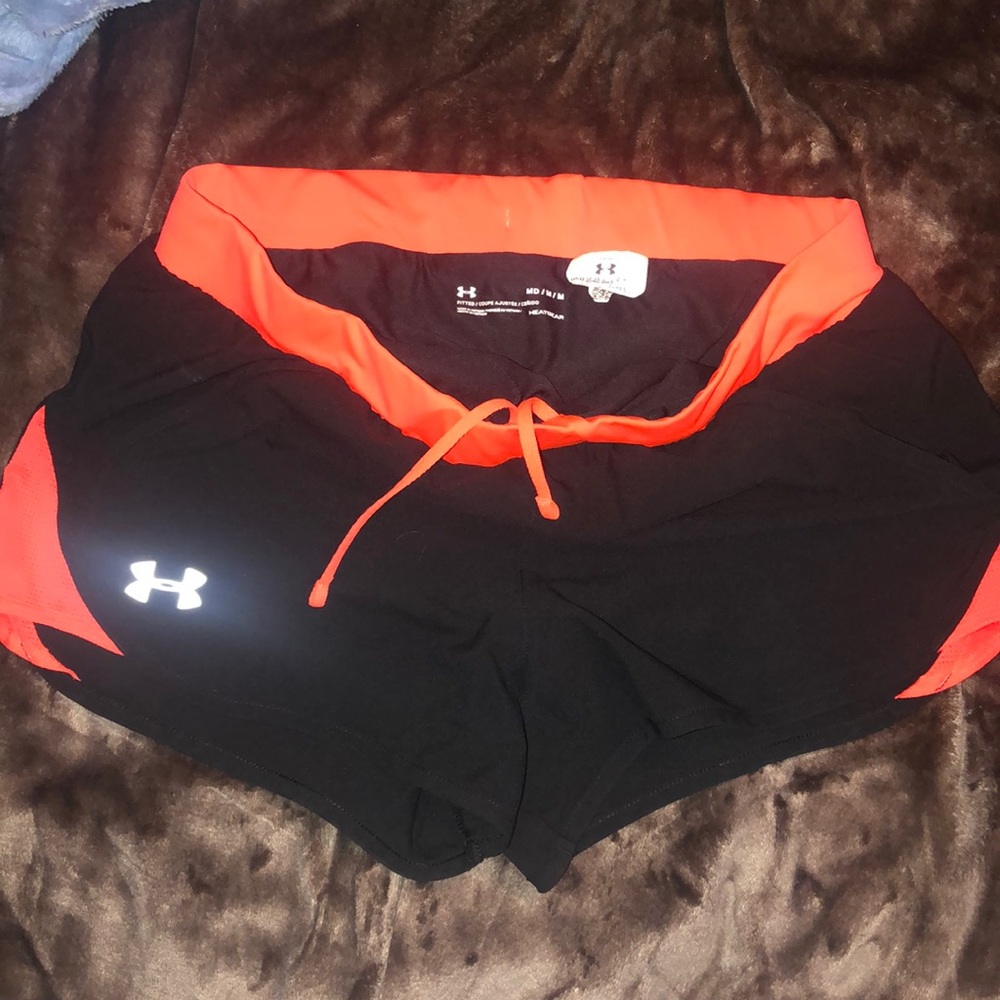 Under Armour Women’s Shorts (M)